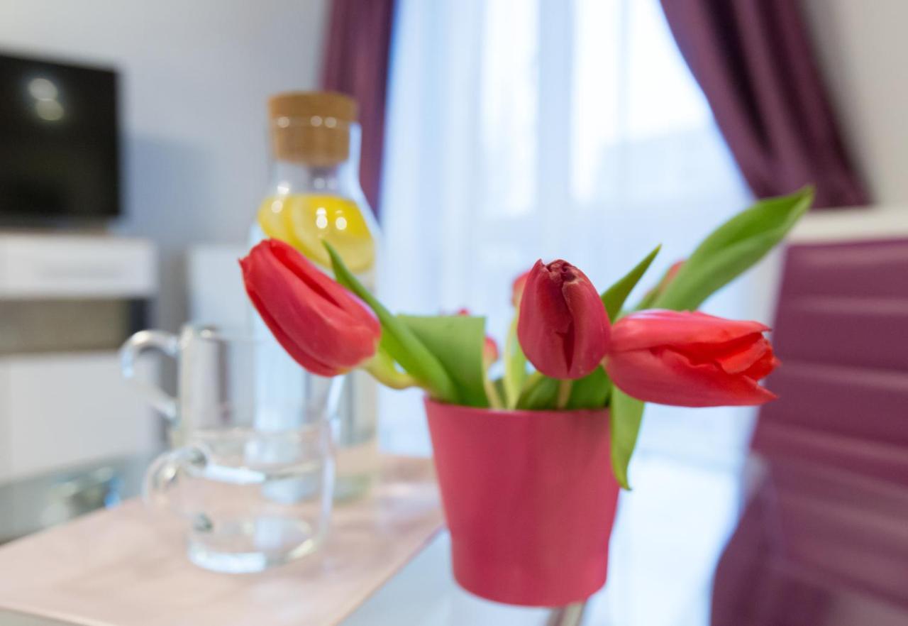Pcd Aparthotel Ochota Varşova Dış mekan fotoğraf