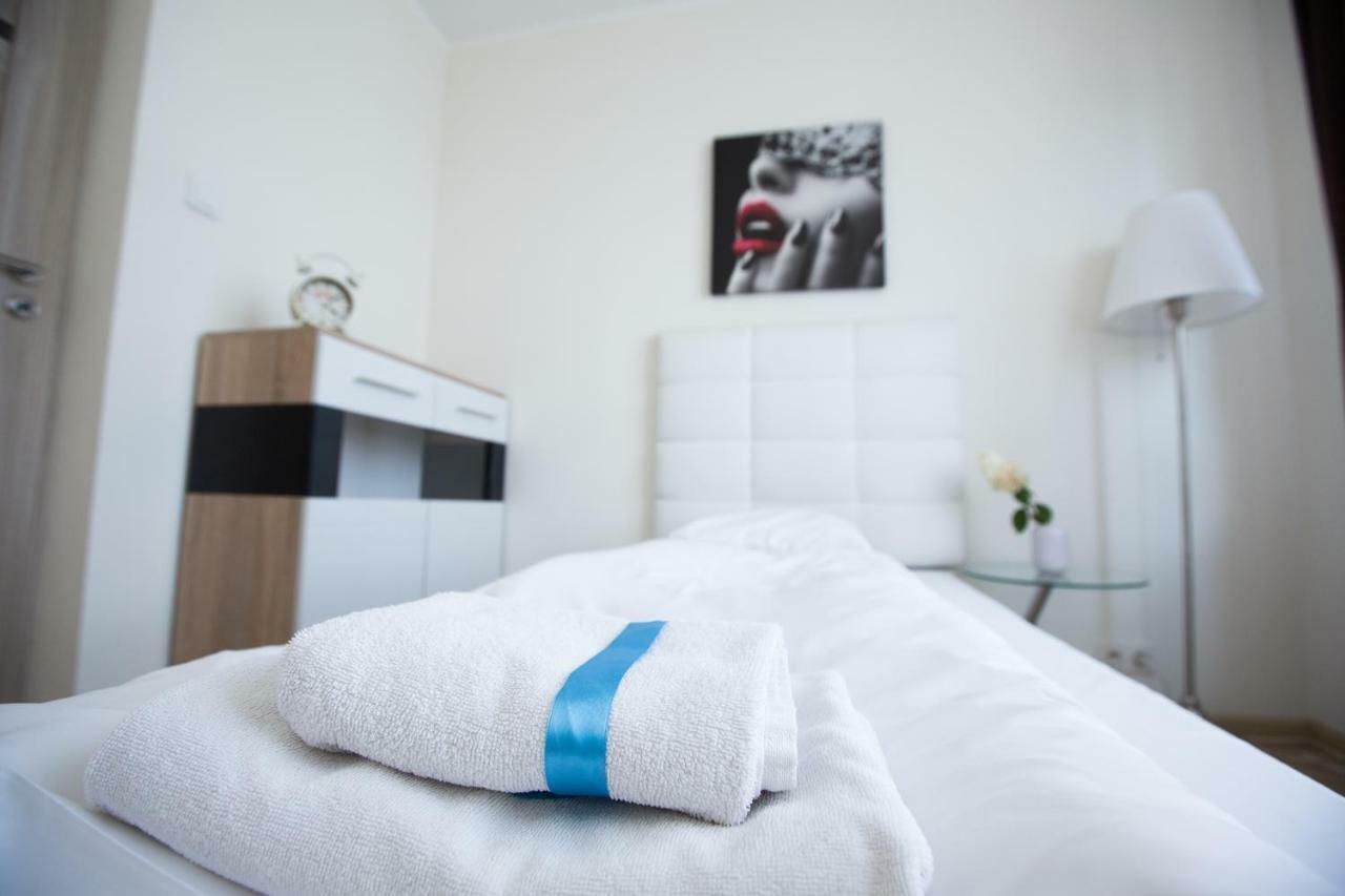 Pcd Aparthotel Ochota Varşova Dış mekan fotoğraf
