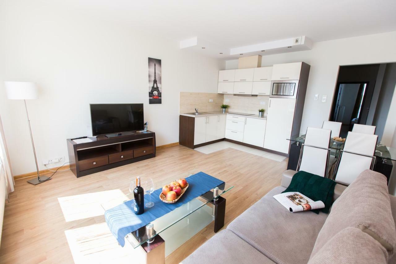 Pcd Aparthotel Ochota Varşova Dış mekan fotoğraf